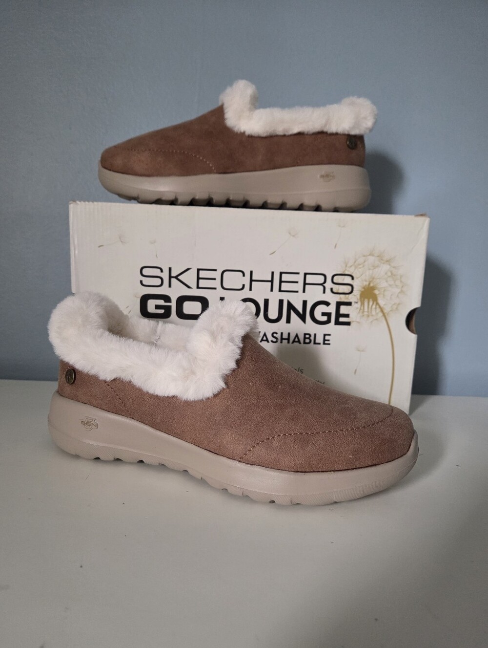 Skechers Go Lounge Women’s Chestnut  Machine Washable Slip On Slippers Size 5.5